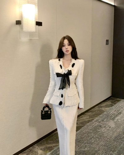 Qianjin Xiaoxiang style tweed suit for women early autumn bow coat half length skirt two-piece set