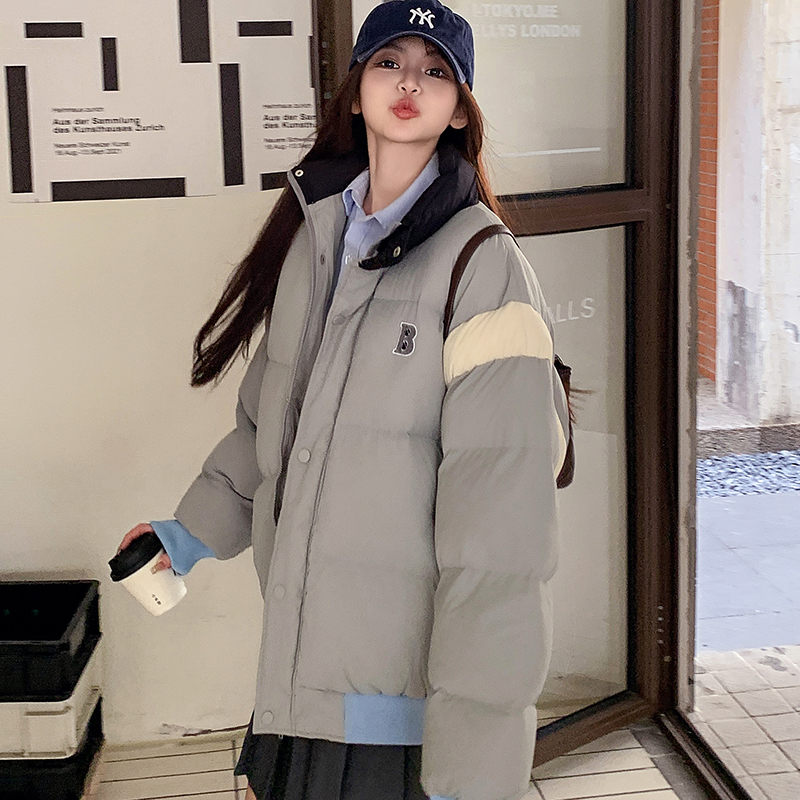 Actual shot of Korean style 2023 winter new style down-padded jacket for women, loose student short bread coat, cotton-padded jacket, trendy