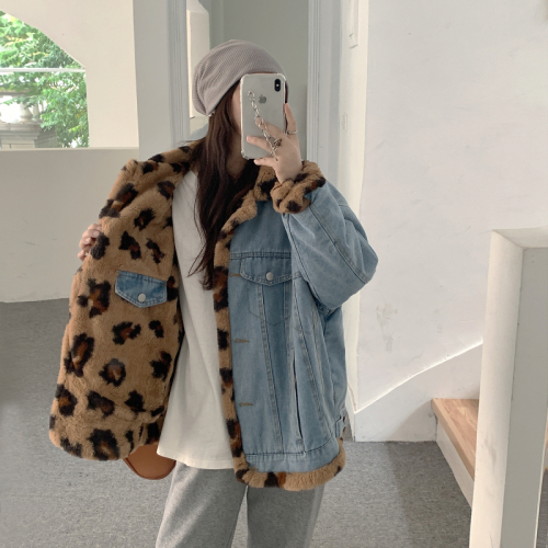 Retro chic reversible denim jacket for women 2023 winter thickened cool girl wear rabbit fur temperament leopard print coat