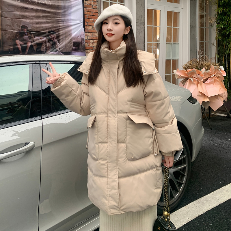 Real shot of winter women's cotton-padded jacket, mid-length coat, loose and thickened 2023 new style, slimming ins trend