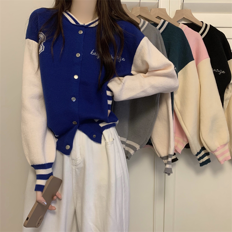 Actual shot of the new Korean-style design color-blocked knitted baseball jacket