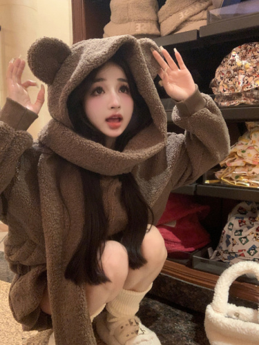 Actual shot of lamb plush hooded bear coat for women in autumn and winter new thickened high waist bud skirt suit