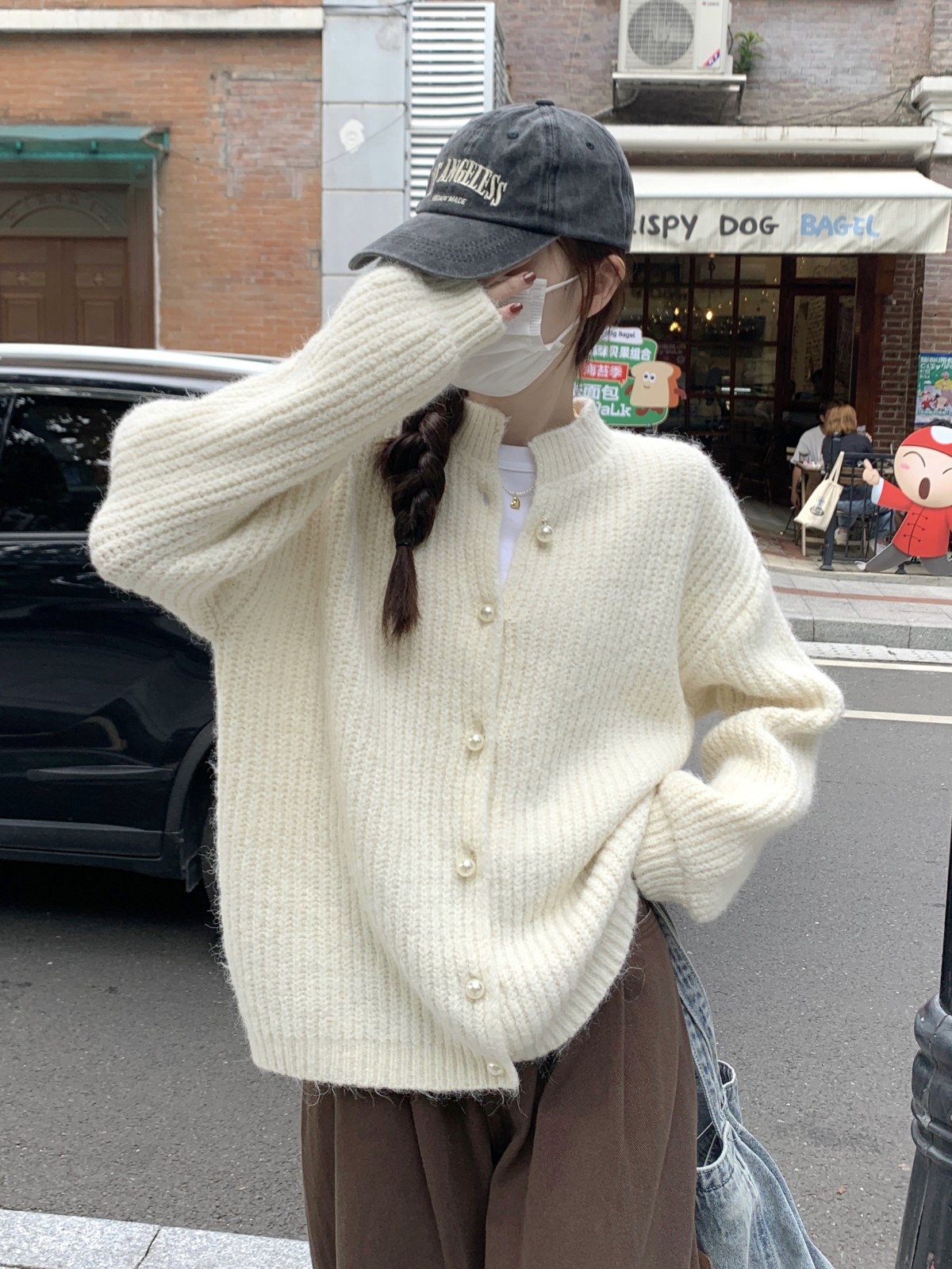 Actual shot of autumn and winter Korean style loose round neck pearl button sweet alpaca knitted cardigan sweater jacket
