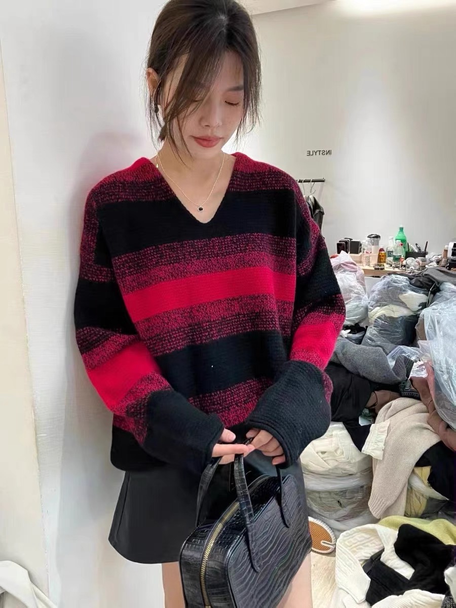慵懶風條紋V領羊毛針織衫女2023秋季新款時尚寬鬆百搭減齡毛衣潮