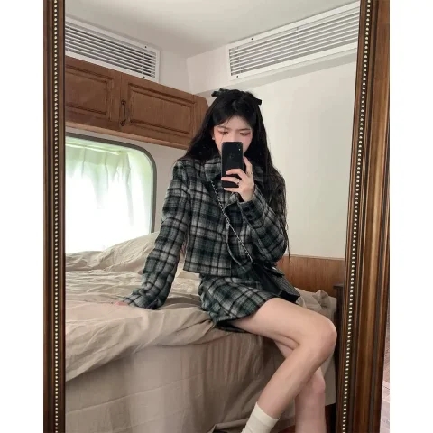 Asakawa Shuichi's college-style suit, fashionable, retro, niche, age-reducing suit, plaid autumn and winter skirt, two-piece set