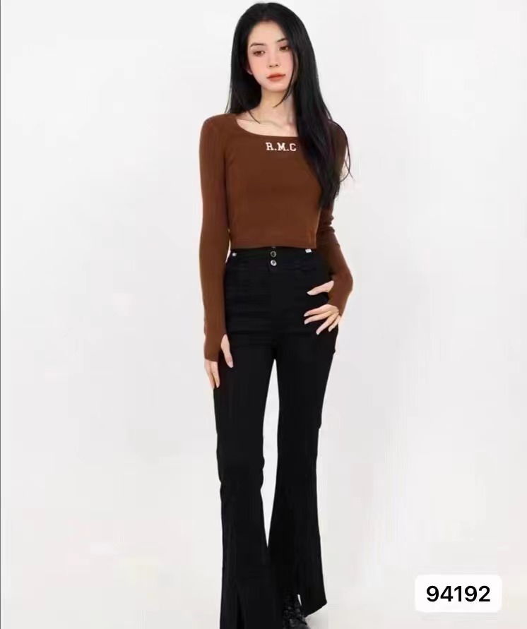 2023秋季新款設計感洋氣減齡小方領印花字母高腰長袖上衣女