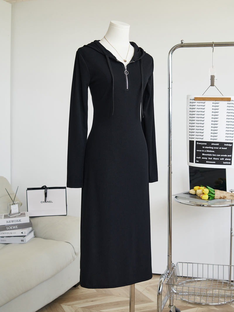 Real shot of large-size French hooded long-sleeved dress with hemmed edges for women, autumn black temperament, slimming long dress