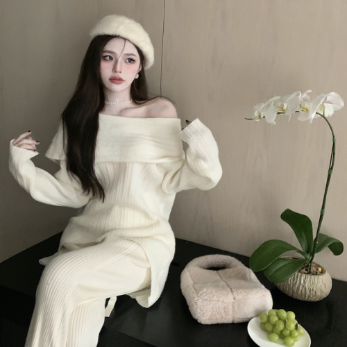 Actual shot of lazy style one-shoulder sweater and sweater for women, spring and autumn design, mid-length, loose outer wear, long sleeves