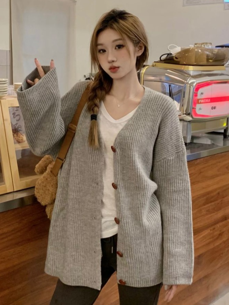 Japanese lazy retro v-neck sweater coat for women in autumn and winter soft and waxy loose mid-length gray knitted cardigan top