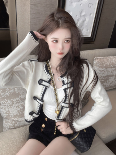 Xiaoxiangfeng knitted cardigan women's autumn and winter design niche high-end short top chic coat