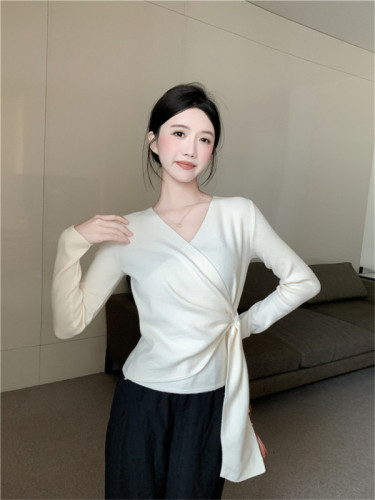 Actual shot ~ Designed cross-tie V-neck sweater, slim fit and versatile long-sleeved sweater top for women