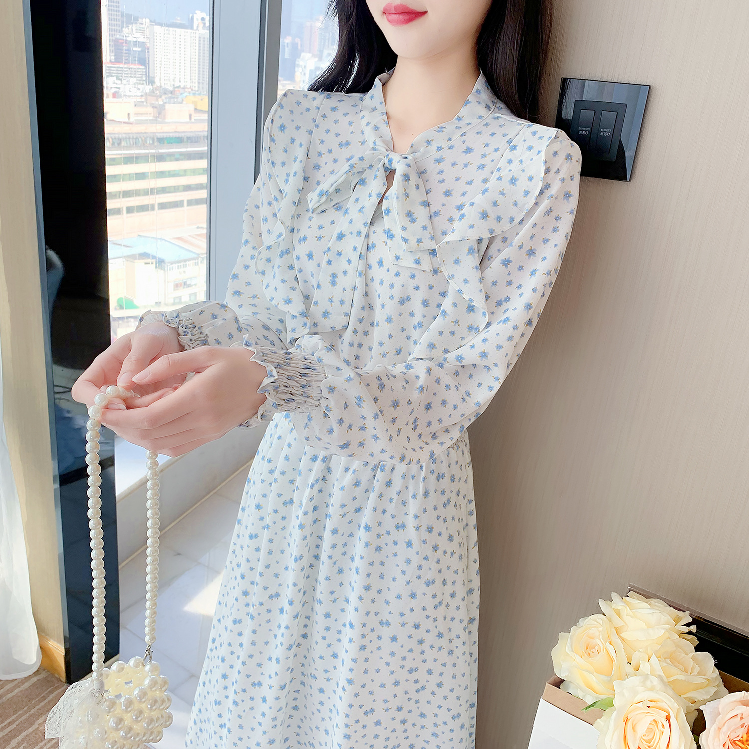 長袖碎花連衣裙女23春裝新款英倫風法式裙垂感系帶v領雪紡連衣裙