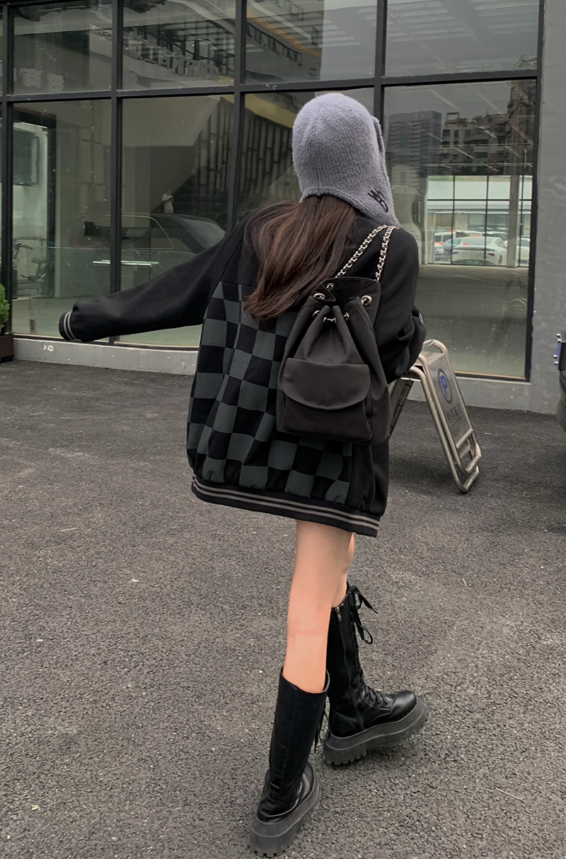 實拍三標齊寬鬆慵懶帥氣背後格子棒球報外套女