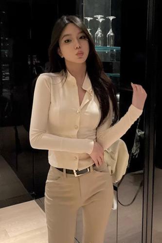 South Korea's 2023 new women's autumn and winter sexy royal sister style versatile tops slimming slimming plump temperament short coat