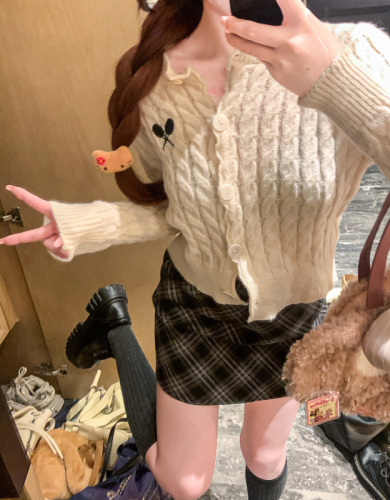 Real shot of twist knitted cardigan jacket for women 2023 autumn and winter new style short sweater embroidered top