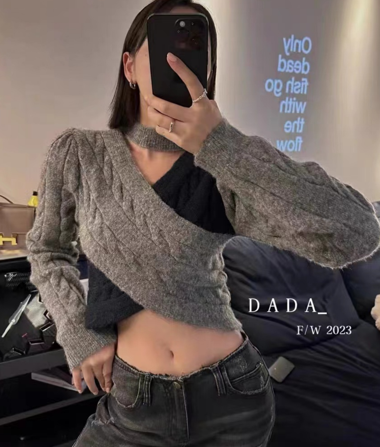 韓系辣妹掛脖V領交叉露腰短款針織衫女秋冬復古撞色麻花套頭毛