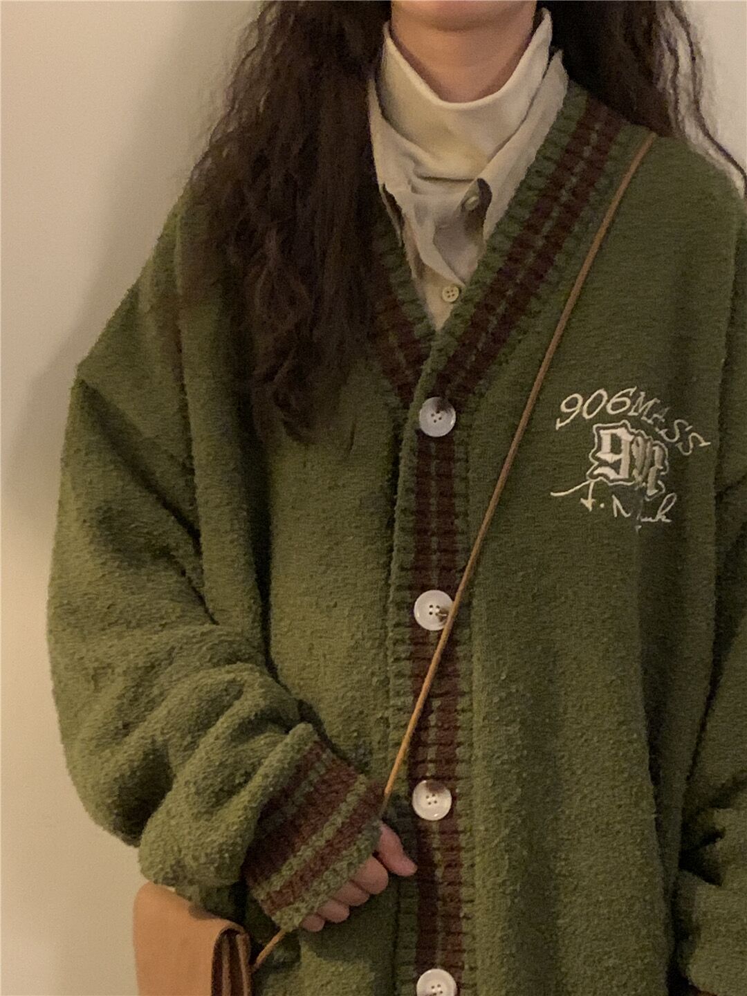 2023 Korean version of the new loose American retro student sweater women's cardigan college style sweater jacket winter