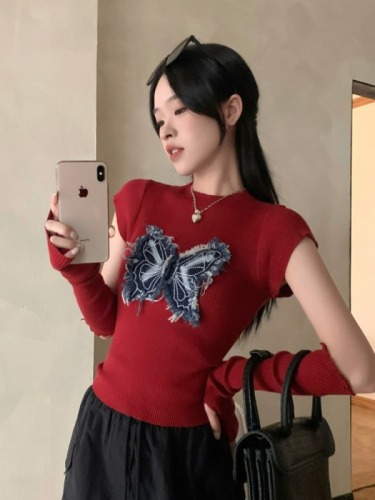 Half turtleneck butterfly patch knitted bottoming shirt for women with unique design and sweet hot girl long-sleeved short top for autumn