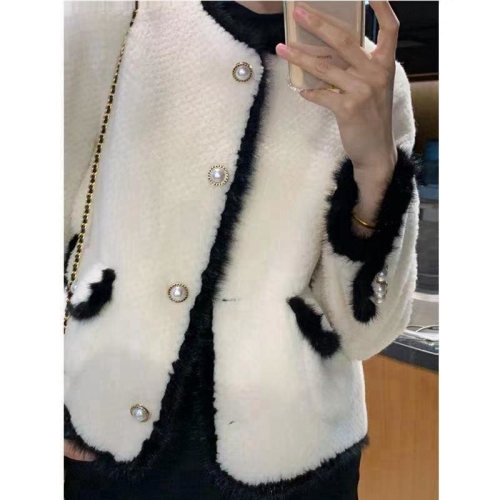 Thickened lamb wool small fragrant style jacket for female celebrities light luxury 2023 autumn and winter new style short fur top for small people