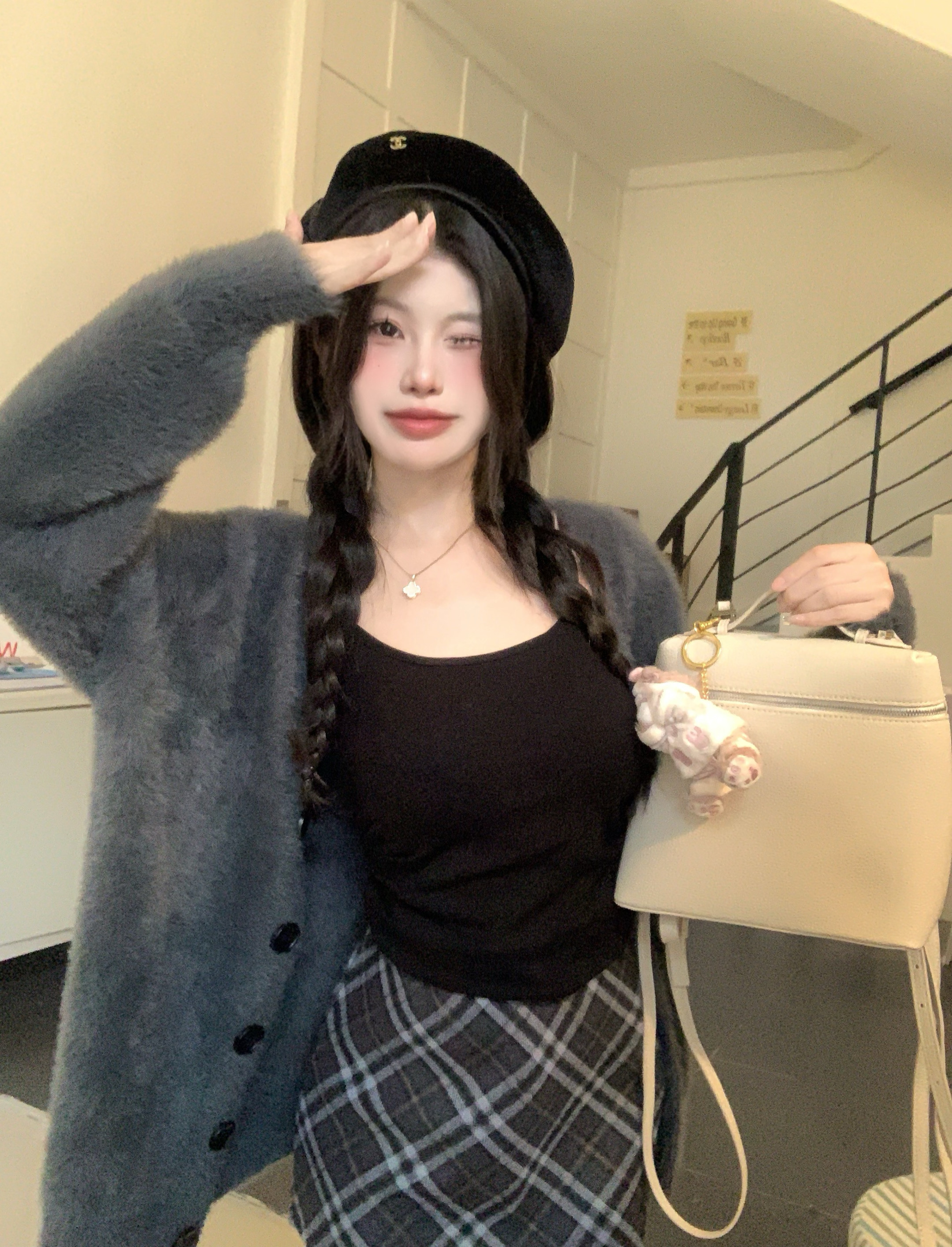 Actual shot: Lazy plush sweater jacket + inner suspender T-shirt + plaid skirt with hip-hugging skirt