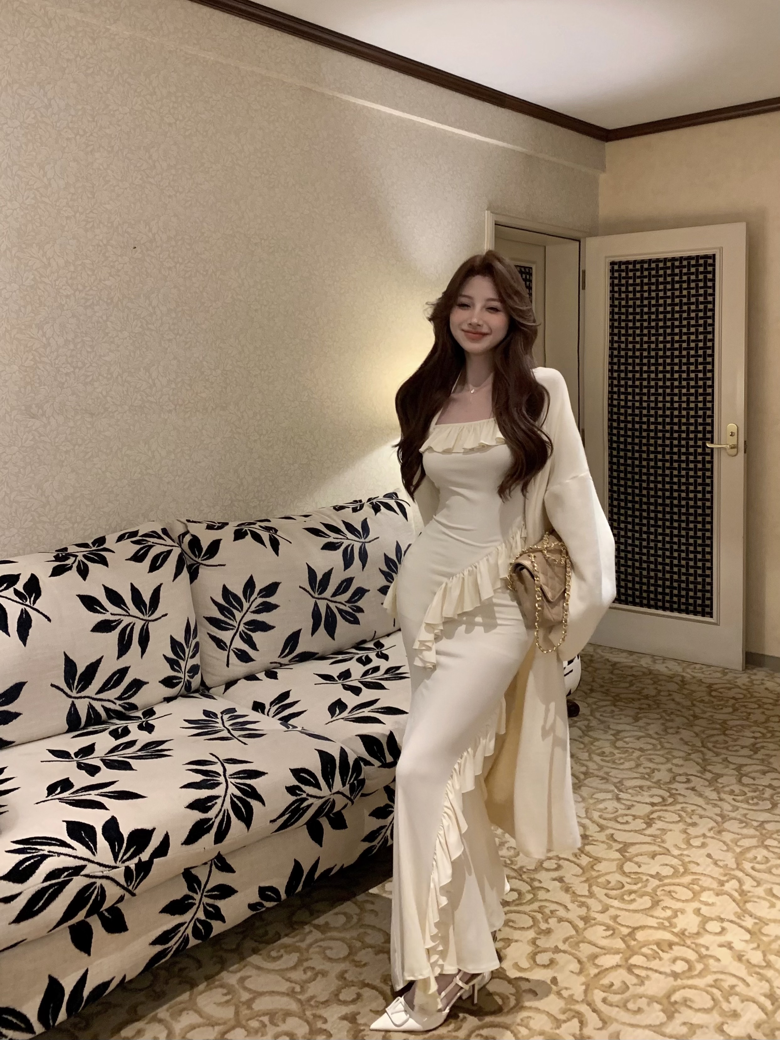 Real shot of French heavy industry irregular layered ruffled one-shoulder slit fishtail bottoming single wear long dress