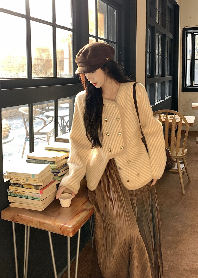 實拍~小香風仿貂絨斜條紋雙排扣針織開衫毛衣外套
