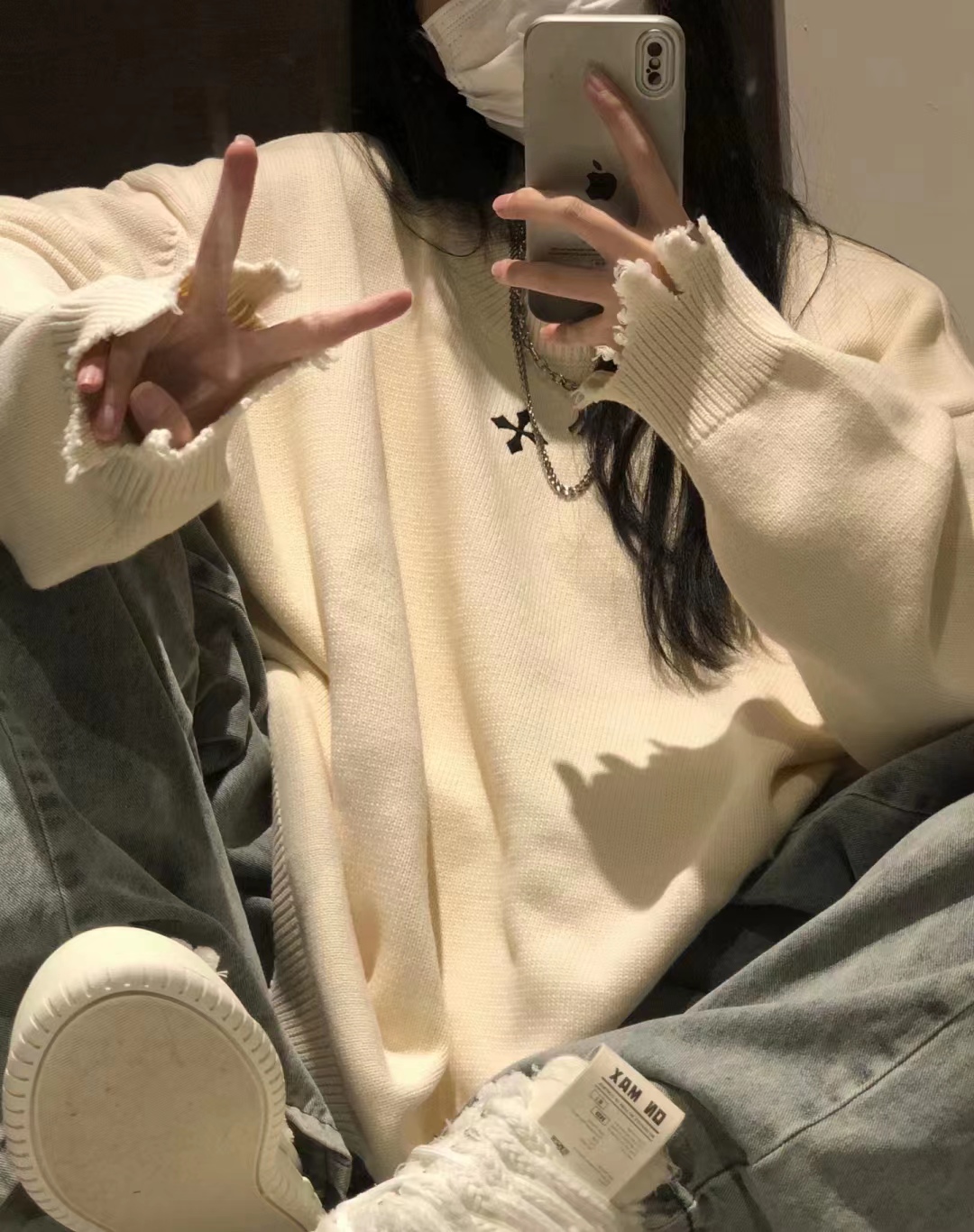 秋季破壞美式針織毛衣女米白色復古極簡純色休閒高級感時髦上衣潮