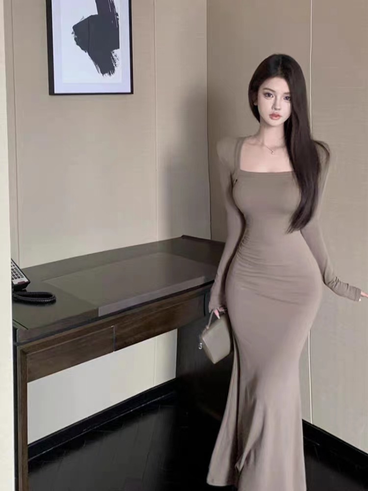 辣妹純色T恤連衣裙女秋冬長袖修身顯瘦裙子收腰中長款包臀魚尾裙
