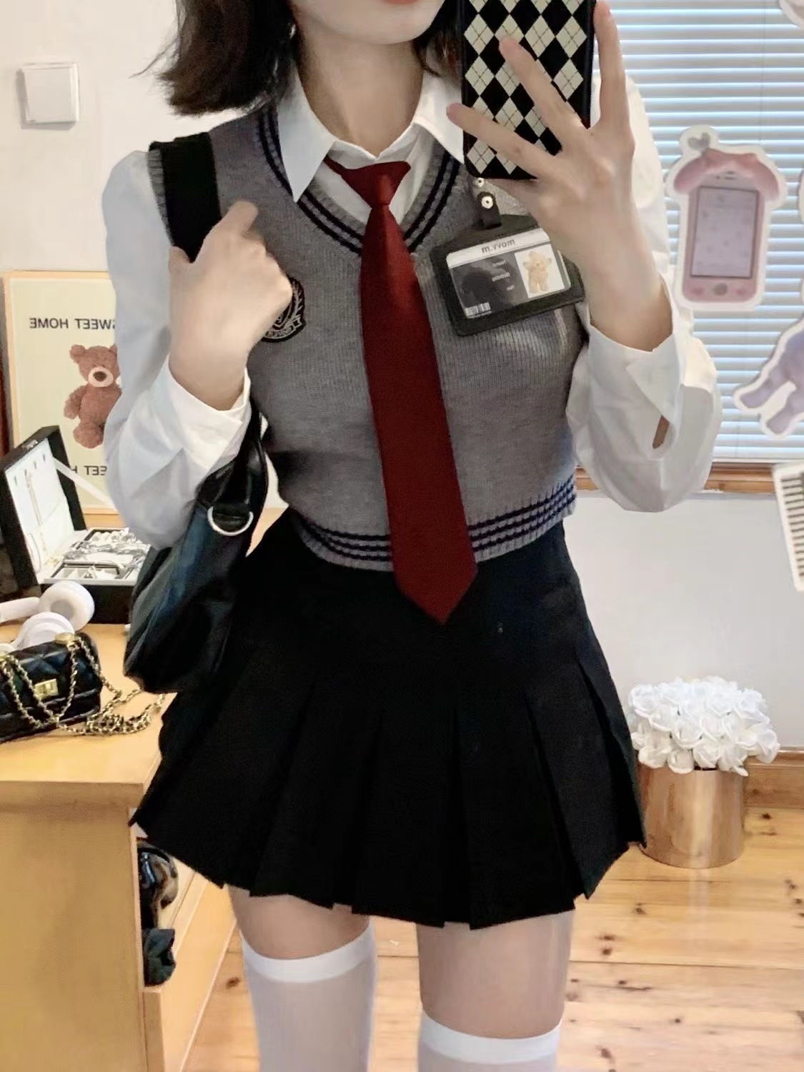 Late winter original American college style JK uniform gray vest shirt pleated skirt Disney outfit three-piece suit