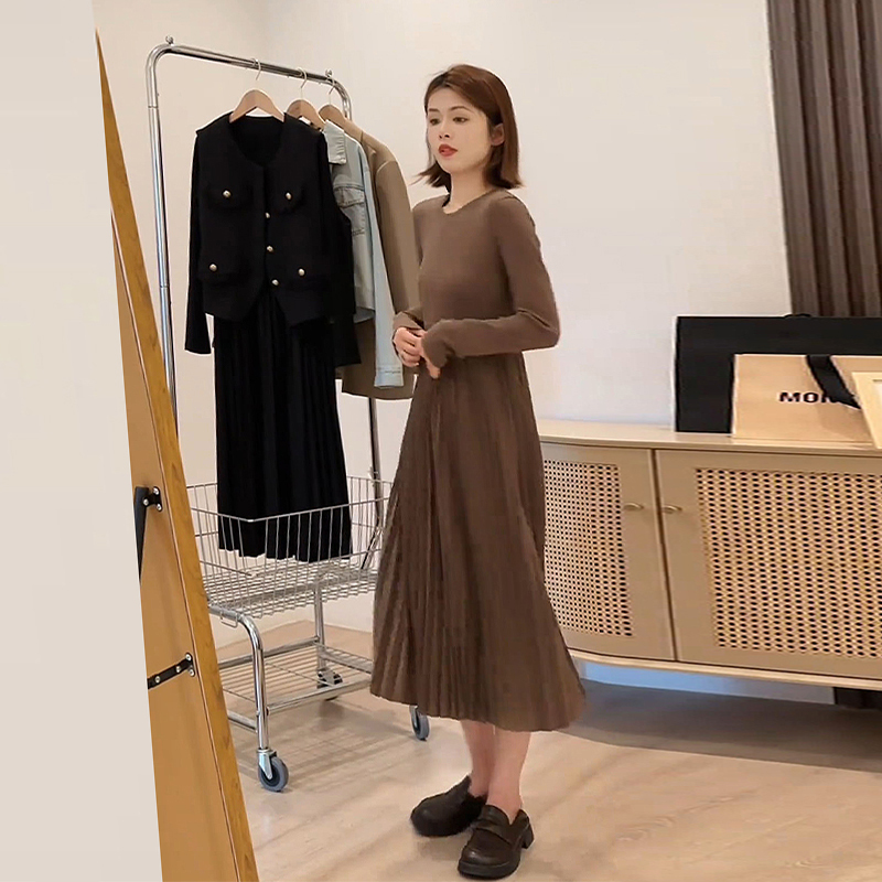 French long-sleeved dress early autumn 2023 new women's niche temperament slim autumn long dress