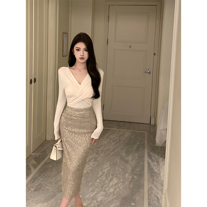 Real shot Comfort suit series twisted knitted top + cream gray sequined knitted skirt