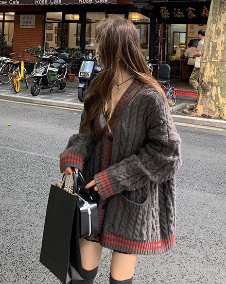 Prodigal Xiaoxie studio twist sweater cardigan jacket women's mid-length autumn new commuting all-match top