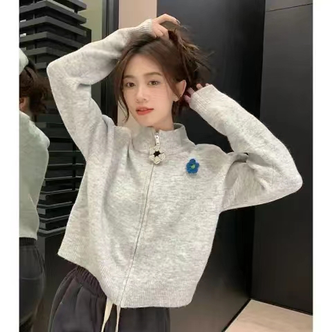2023設計感灰色拉鏈高領毛衣外套女春秋冬小個子短款針織開衫上衣