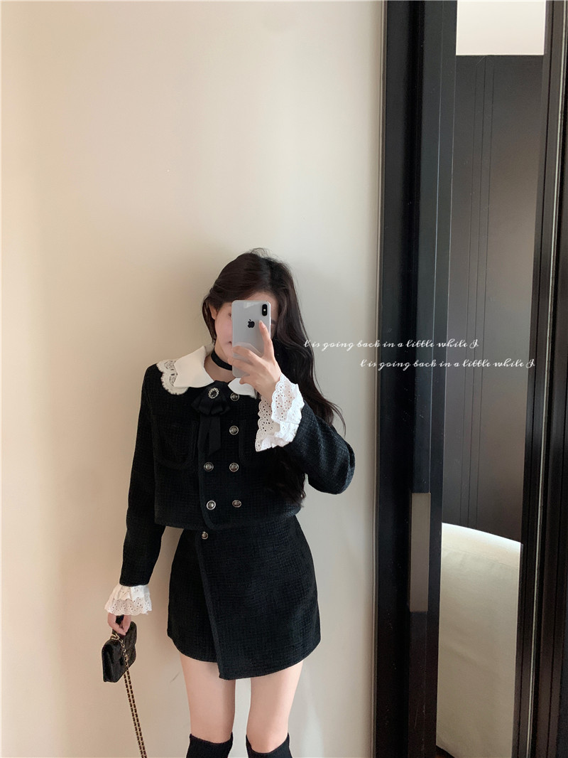 Real shot of Miss Hera jue good style!  Women's elegant little fragrance suit