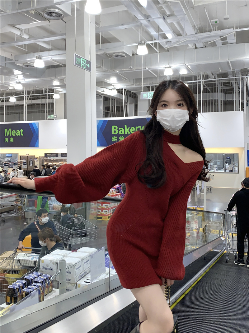 Actual shot of new off-shoulder halterneck knitted sexy hip-hugging skirt sweater dress