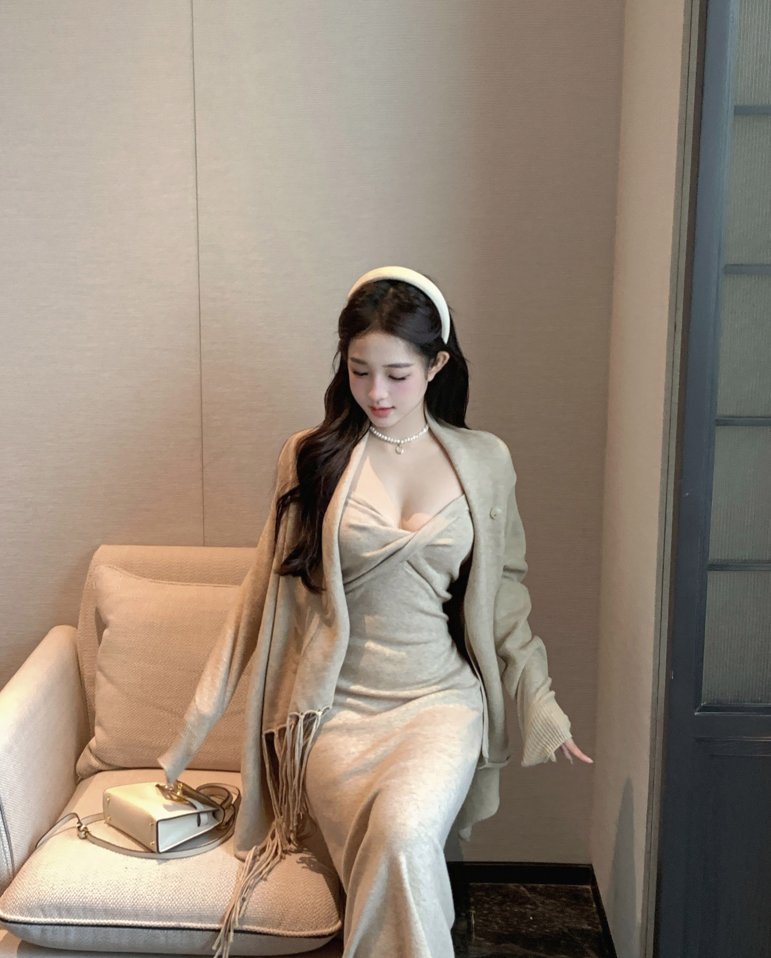 Actual shot~French style lady’s high-end pure lust suspender dress and gentle fringed shawl two-piece set