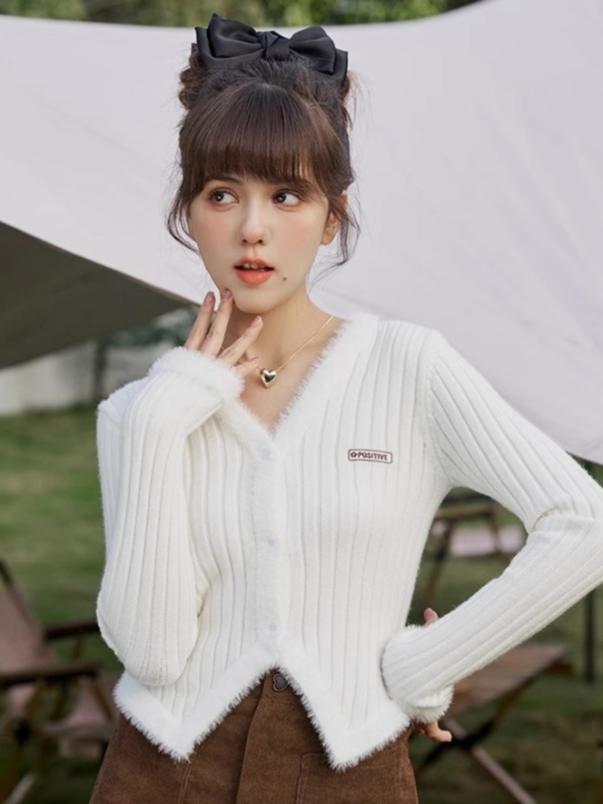 短款毛衣針織開衫女春秋新款2023白色修身條紋小個子V領上衣