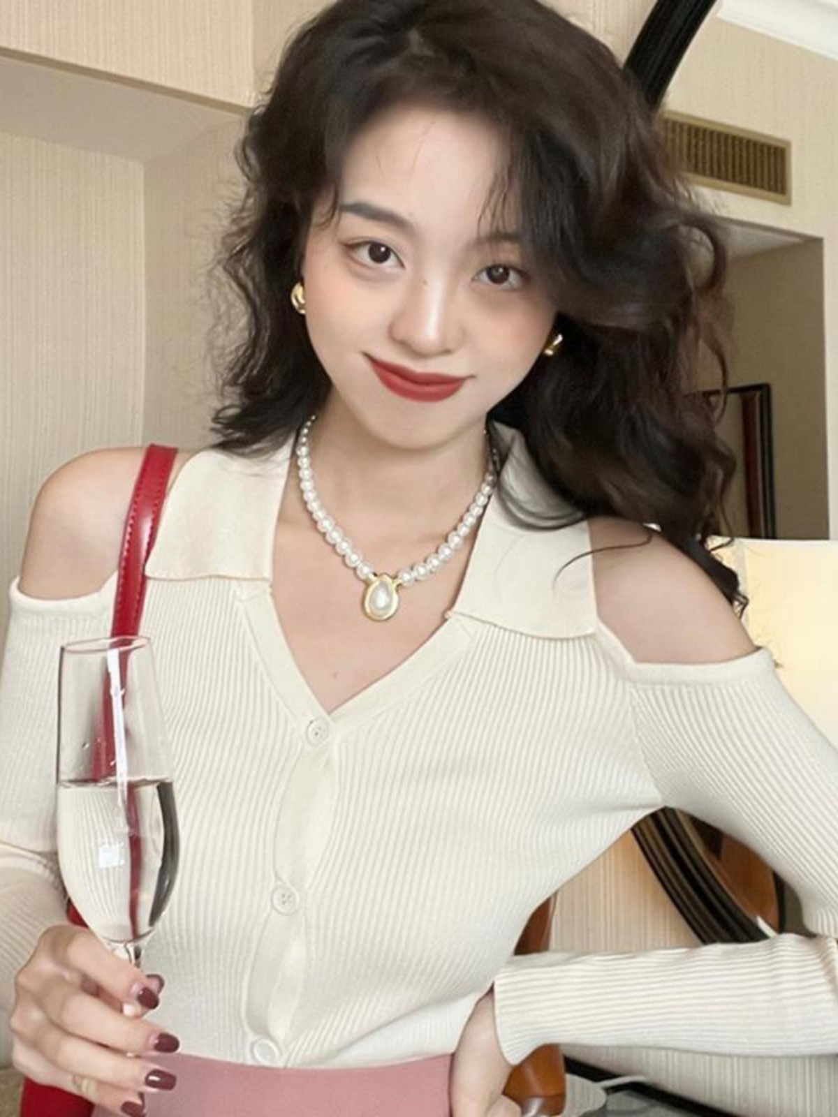 氣質翻領V領露肩單排扣針織衫女2023早秋季新款韓版百搭修身上衣