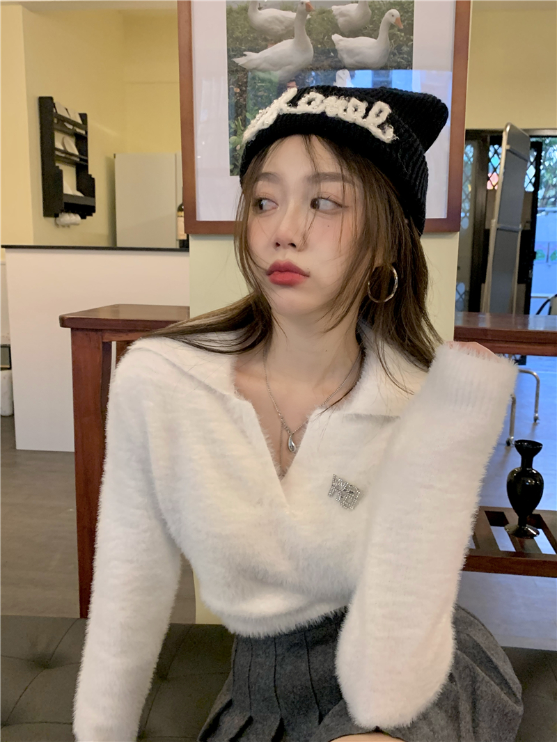Autumn and winter Korean version 2023 new temperament fashionable lapel slim white short mink velvet knitted long-sleeved sweater for women