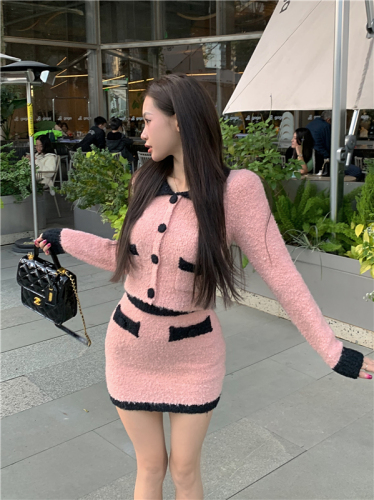 Actual shot of new winter contrasting color circling wool short sweater sweater hip-covering skirt suit