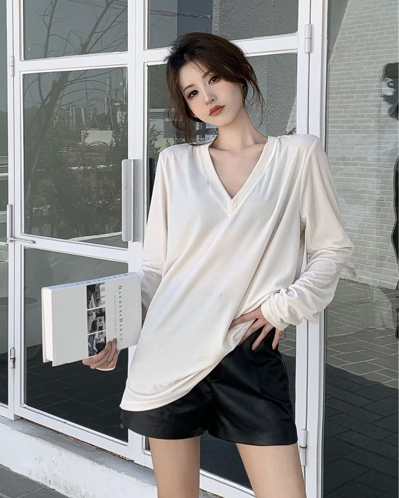 Black v-neck long-sleeved velvet T-shirt women's autumn and winter high-end temperament loose mid-length bottoming shirt top