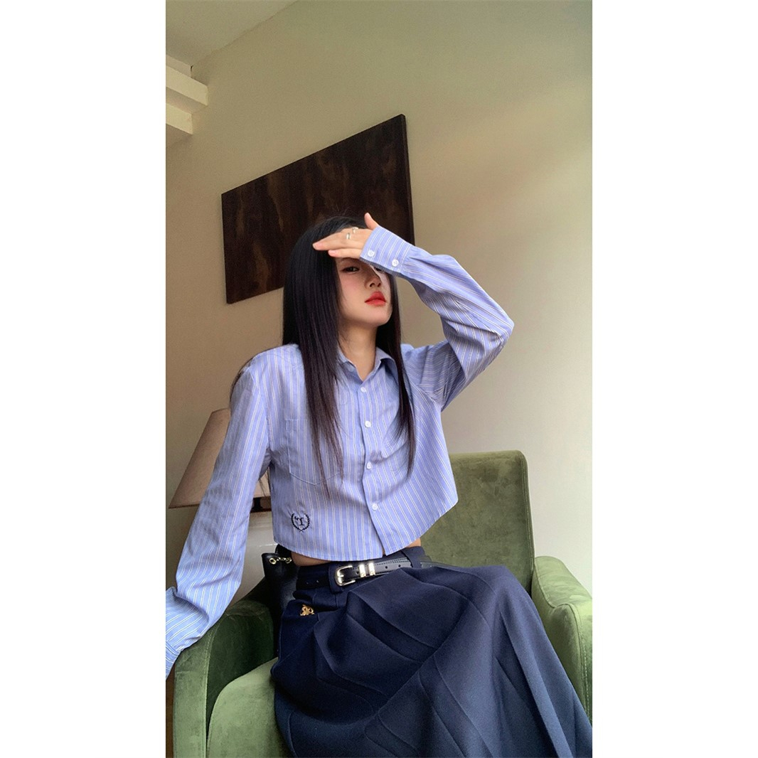 小仙倪子藍色條紋襯衫女2023年新款初秋季短款上衣小個子長袖襯衣