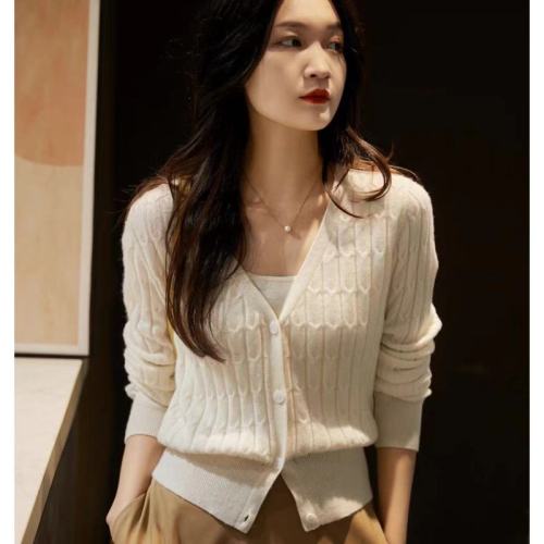 Xiaohange い Autumn and winter retro slim twist wool cashmere cable V-neck knitted cardigan ZWD665193AG