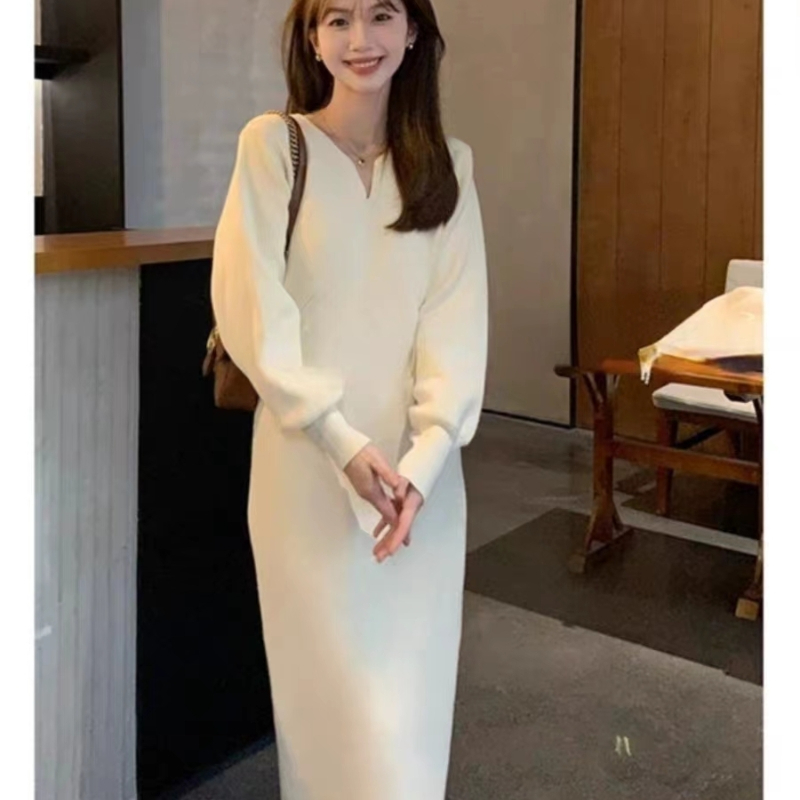 2023秋季新款赫本風長袖連衣裙黑色氣質高級感法式裙子女裝長裙女