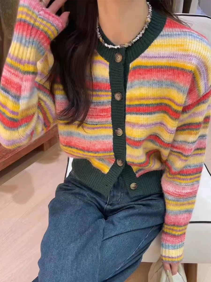 早秋新款長袖上衣高級感拼色條紋針織開衫短款外套女簡約外搭毛衣