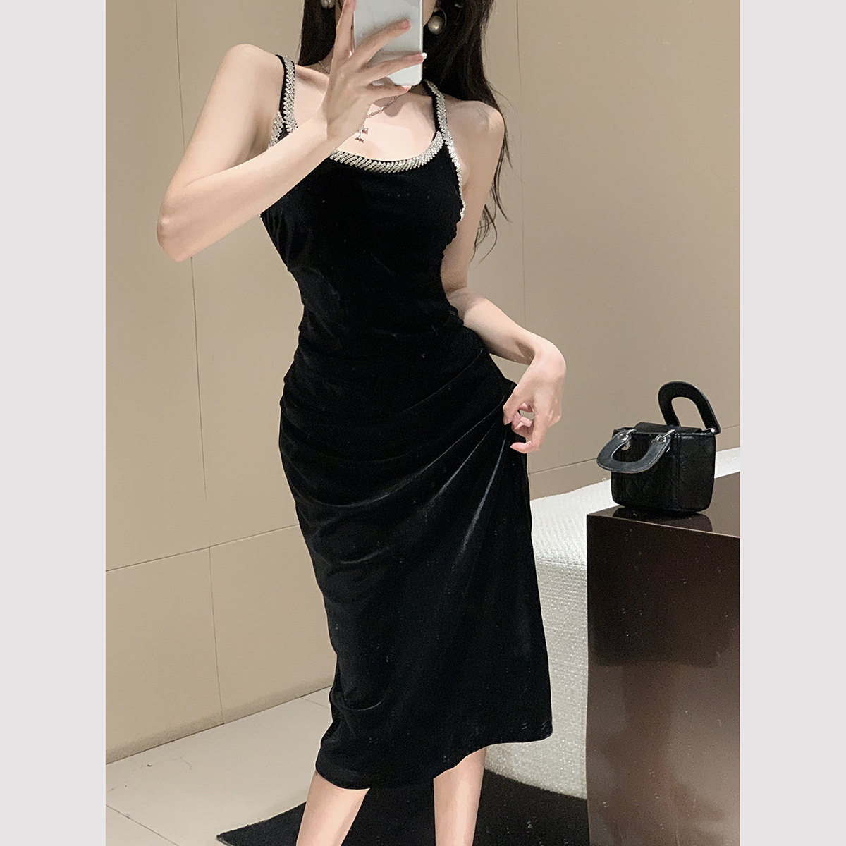 實拍露背連衣裙高級感性感鑽名媛高端輕奢修身吊帶生日小禮服