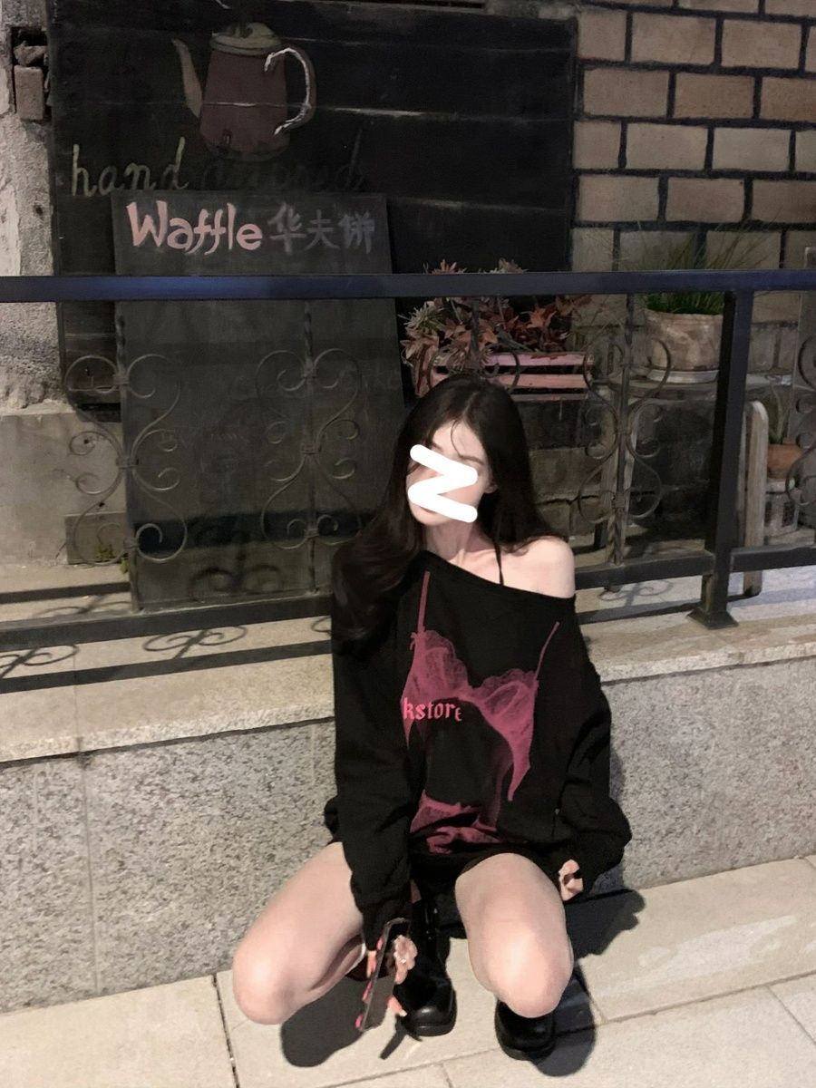 美式慵懶風黑色長袖衛衣女裝秋季比基尼印花設計感寬鬆中長款上衣