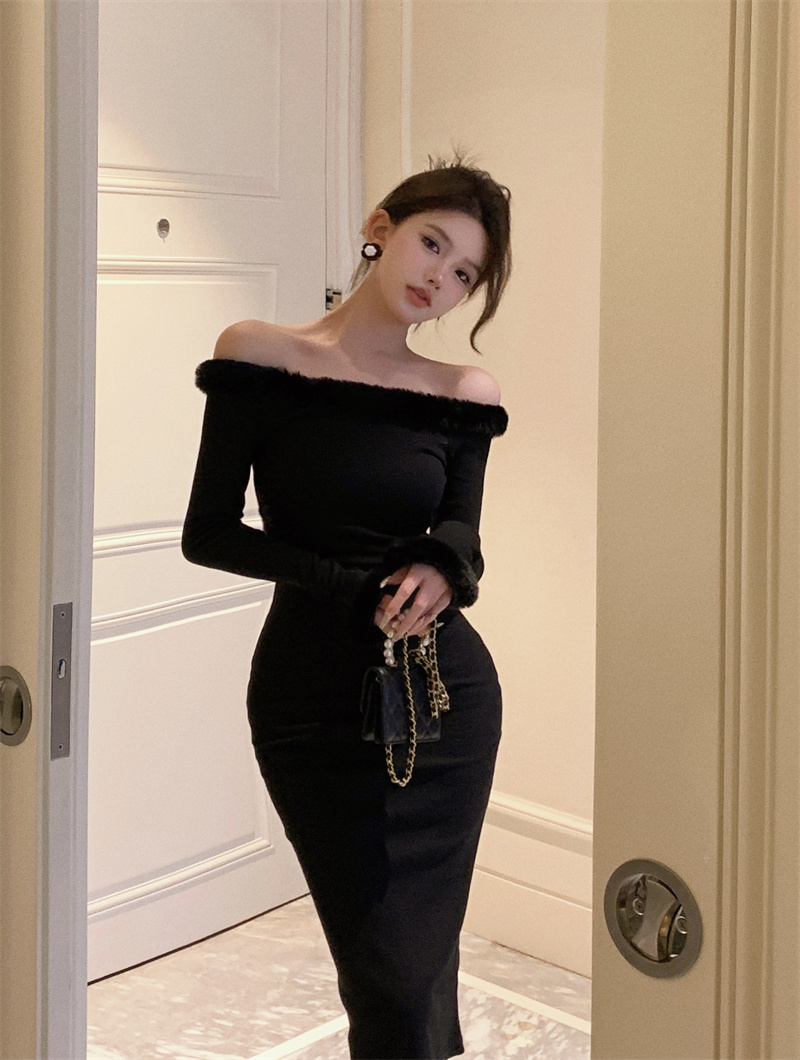 實拍~性感一字肩連衣裙2023新款秋冬修身顯瘦禮服黑色針織裙子
