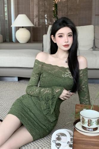 Real shot of one-line collar, off-shoulder sexy long-sleeved dress, lace hollow design, bell-sleeved hip-covering short skirt