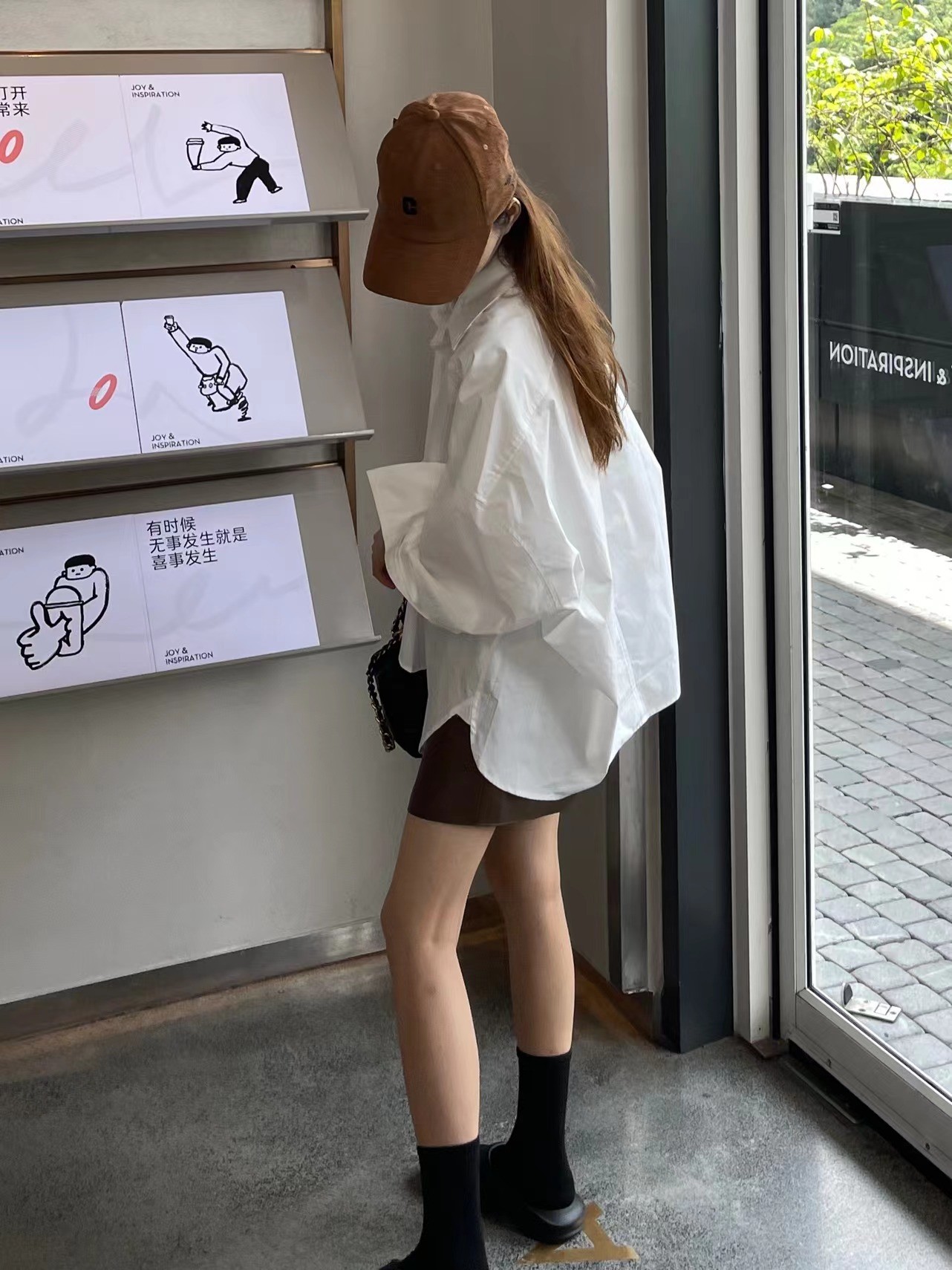 港風oversize白色襯衫女中長韓版寬鬆長袖上衣不規則外搭防曬襯衣